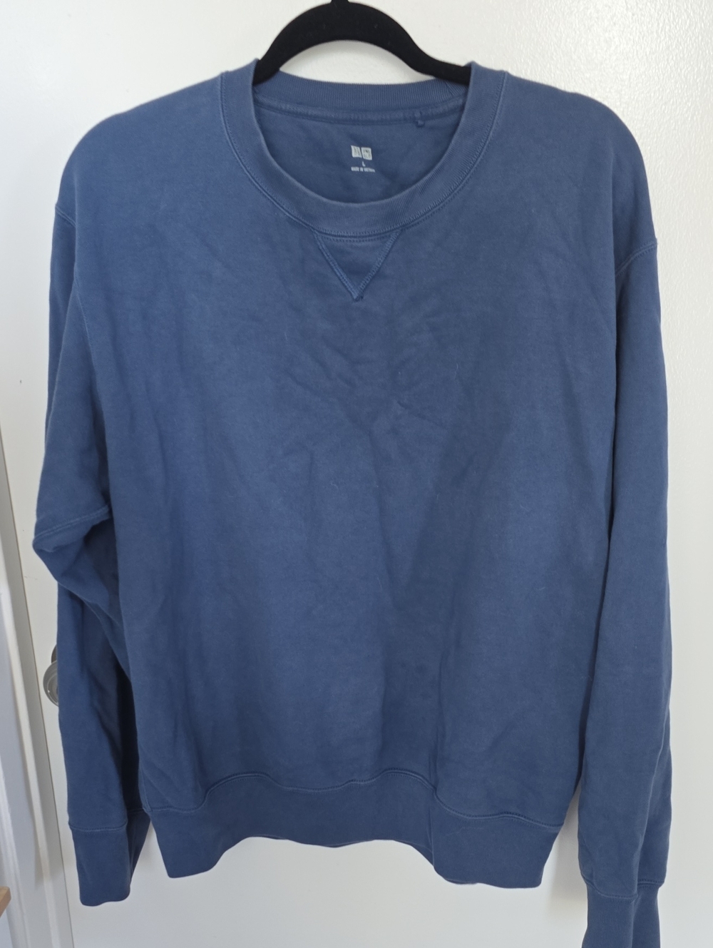 Uniqlo Navy Blue Crewneck Sweatshirt